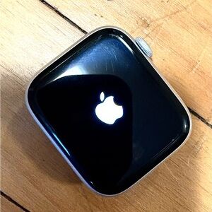 Apple IWatch SE (original) 44mm aluminum brushed silver case.